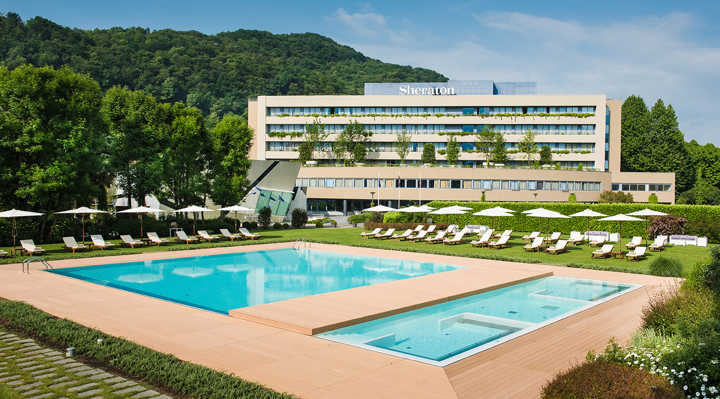 Facade hotel in Como with pool view